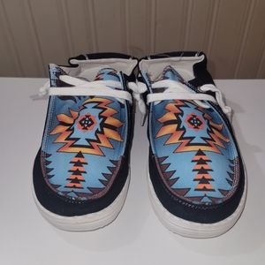 Womans Aztec shoes size 6.5 New